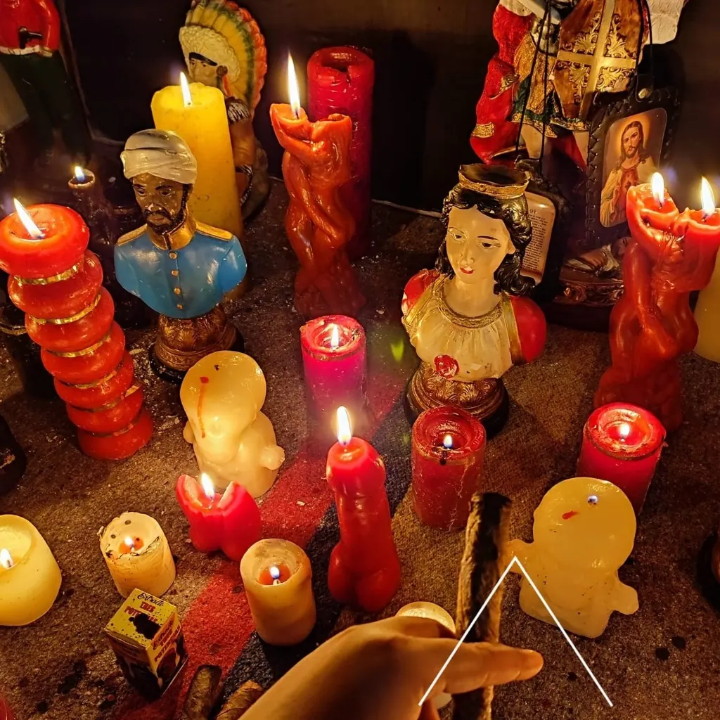 Amarre de amor en el altar del Maestro Juan De Dios
